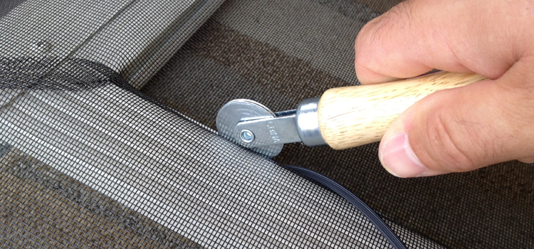 metal screen door repair in Dinuba