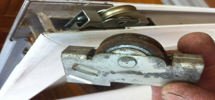 screen door roller repair in Dinuba
